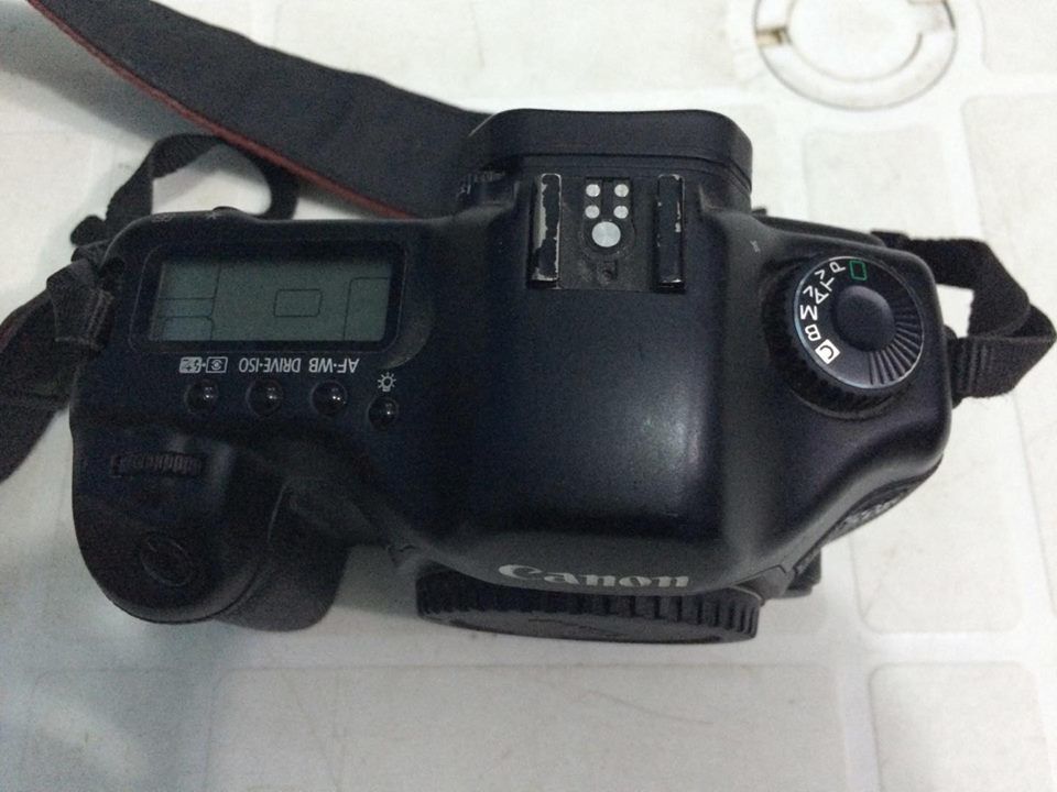 APPAREIL PHOTO CANON EOS 5D Avec Boitier Nu ( Seconde main Europe )