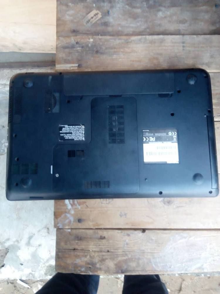 Ordinateur Portable Toshiba Core i3 ecran 15.6 en très bon état à vendre moins chers