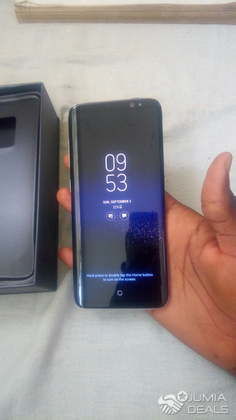 Samsung S8 neuf double Sim version française,venue de France(originale et garantie assure image réelle )
