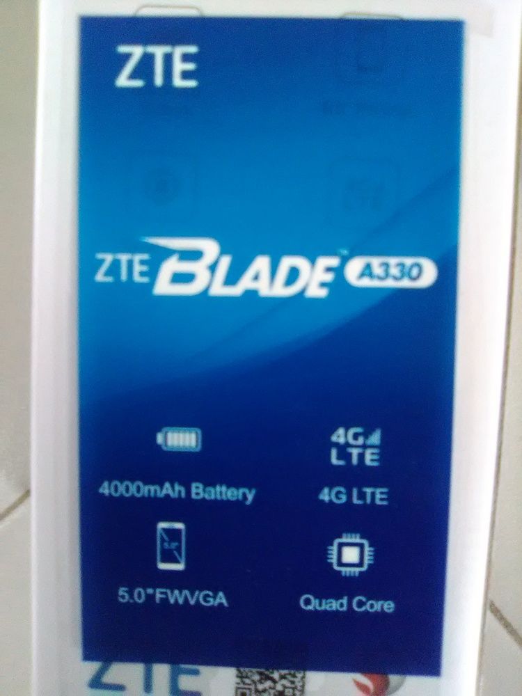 Zte Blade A330  légèrement fissuré
