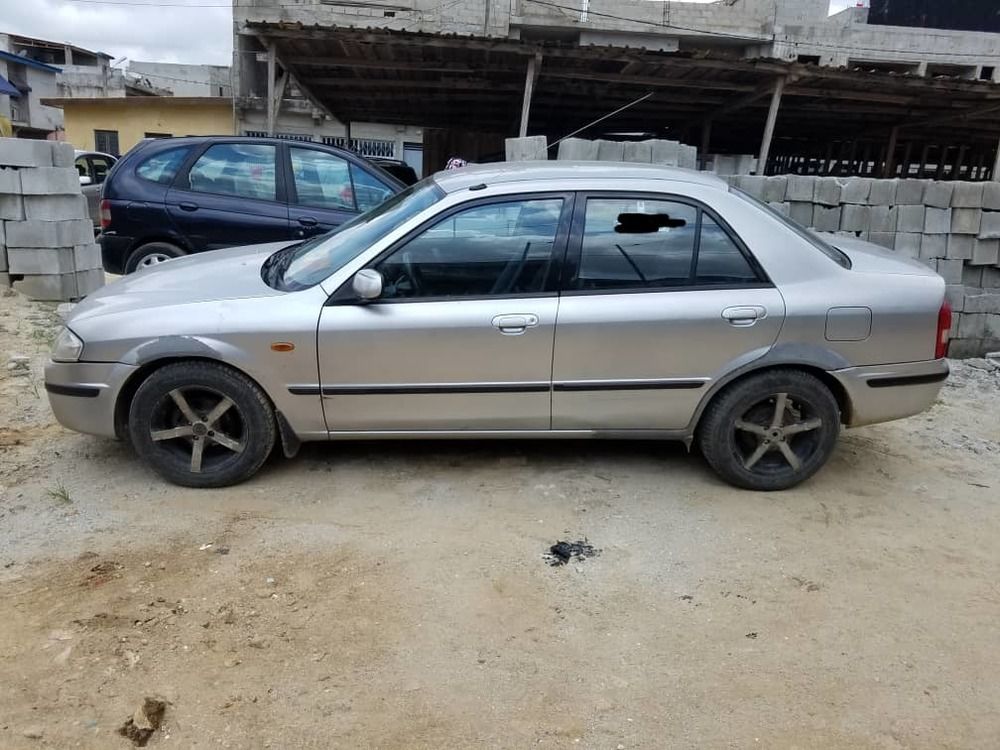 Mazda 323 Boite Automatique 1999