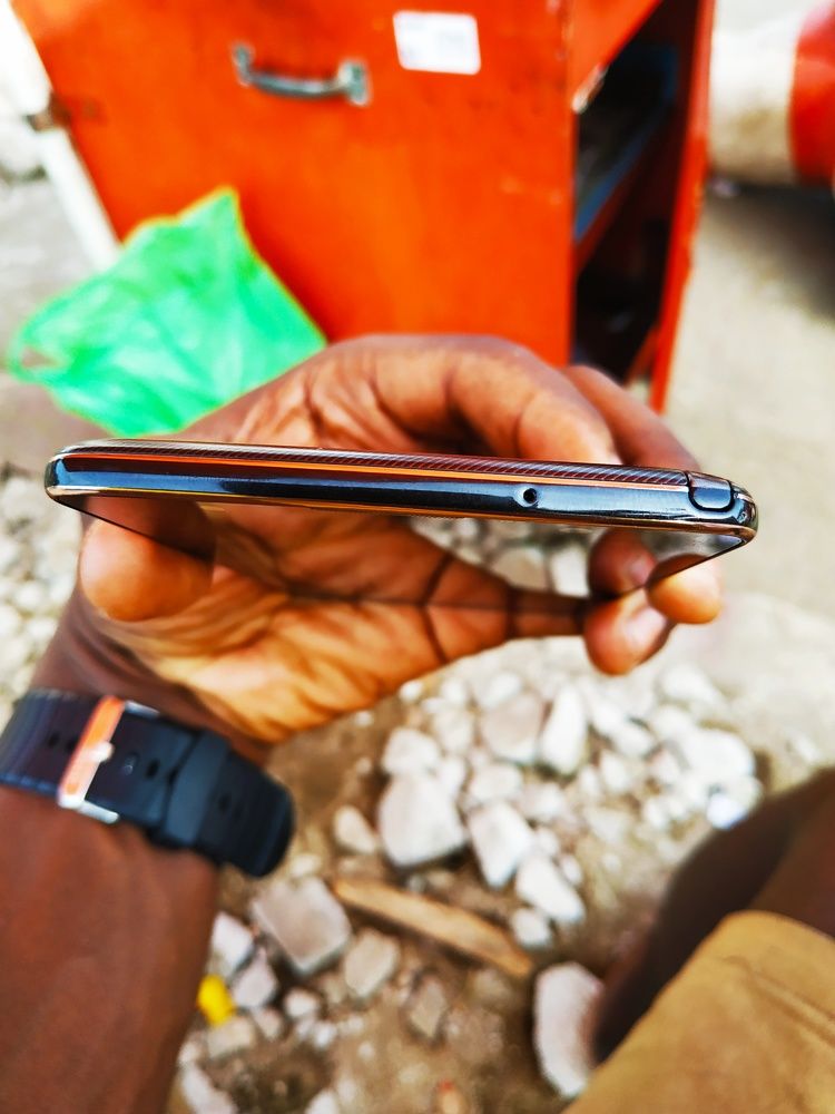 LG stylo 2 plus - quasi neuf importé