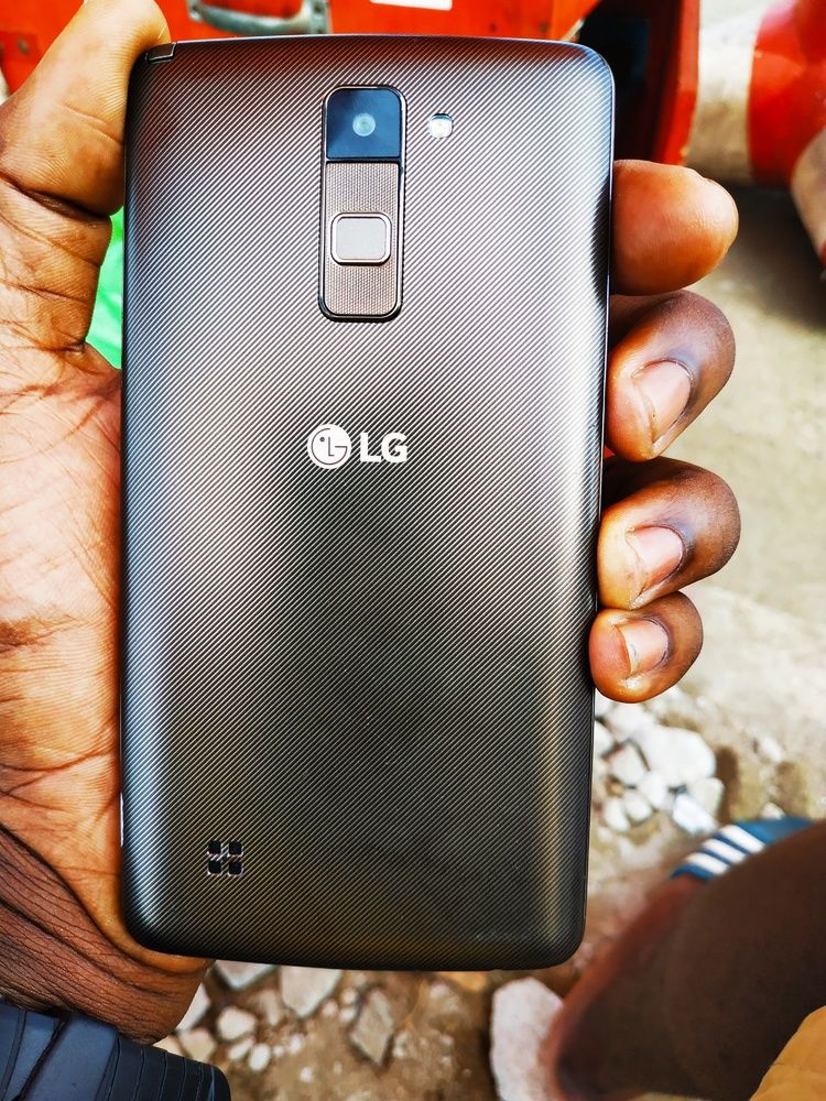 LG stylo 2 plus - quasi neuf importé