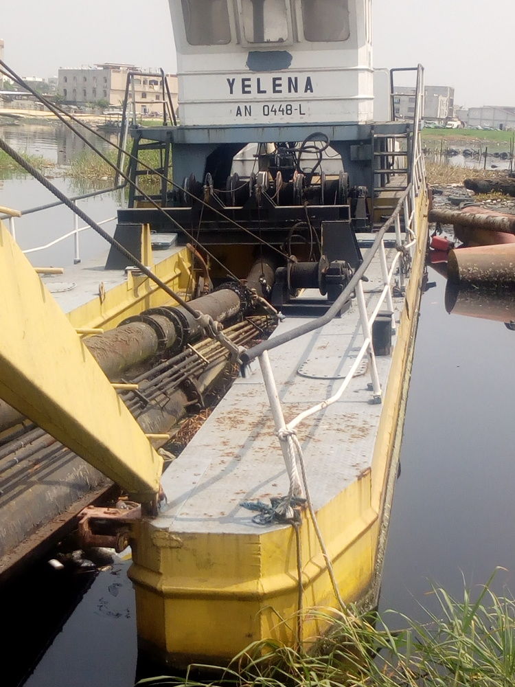 Vente de drague de sable occasion, en parfaite état à Abidjan