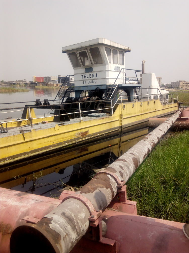 Vente de drague de sable occasion, en parfaite état à Abidjan