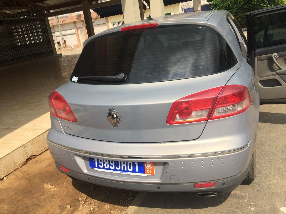 Location de Renault velsatis (Sarkozy) et de Peugeot 407 et 406
