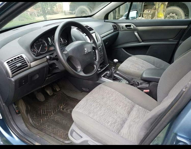 Location de Renault velsatis (Sarkozy) et de Peugeot 407 et 406