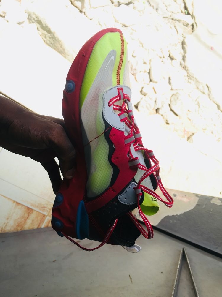 Chaussure Nike undercover pointure 42