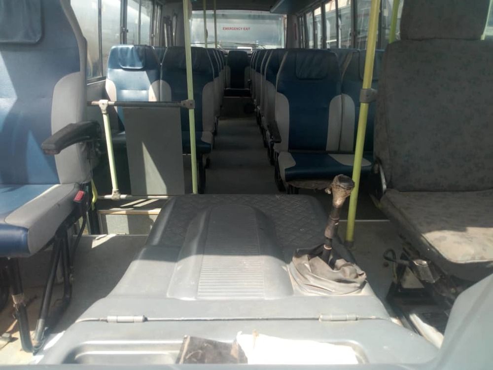 mini bus tata en très bon état prix négociable.