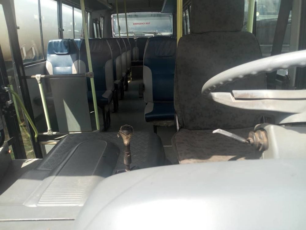 mini bus tata en très bon état prix négociable.