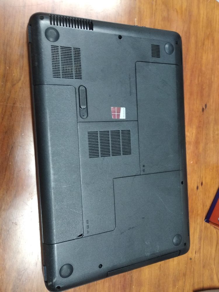 HP 2000 core i3 4Go RAM et 500 Go Disque Dur