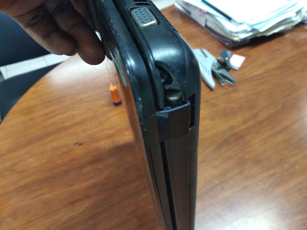 HP 2000 core i3 4Go RAM et 500 Go Disque Dur