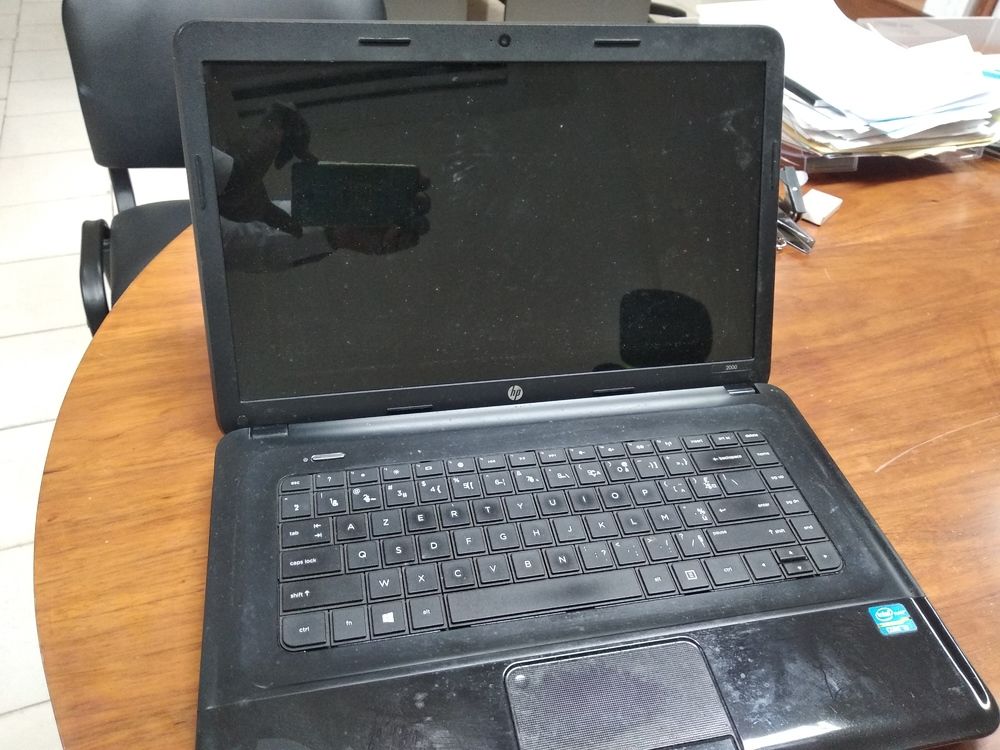 HP 2000 core i3 4Go RAM et 500 Go Disque Dur