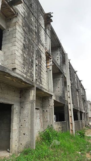 IMMEUBLE INACHEVE DE R+2 A VENDRE RIVIERA FAYA