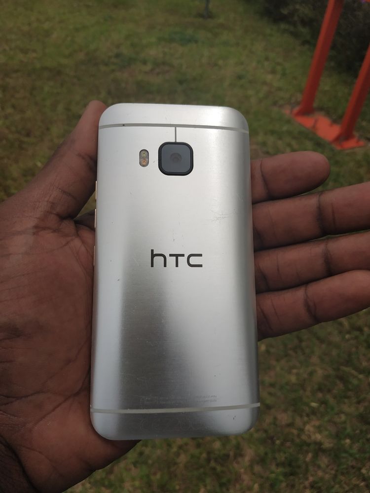 Téléphone HTC one m9