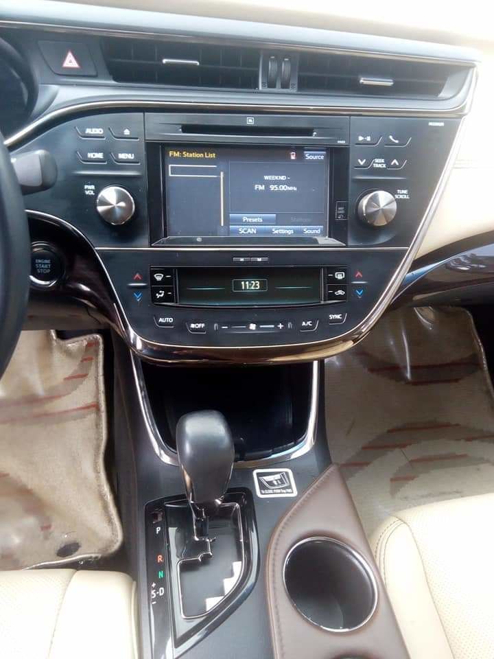 Toyota Avalon 2015