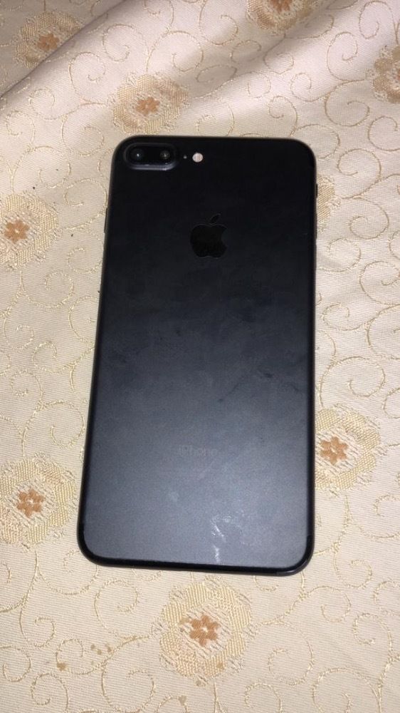 iPhone 7plus noir mat 128giga