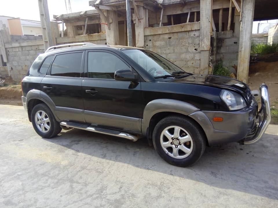 Hyundai Tucson boite auto à Yopougon Toit rouge