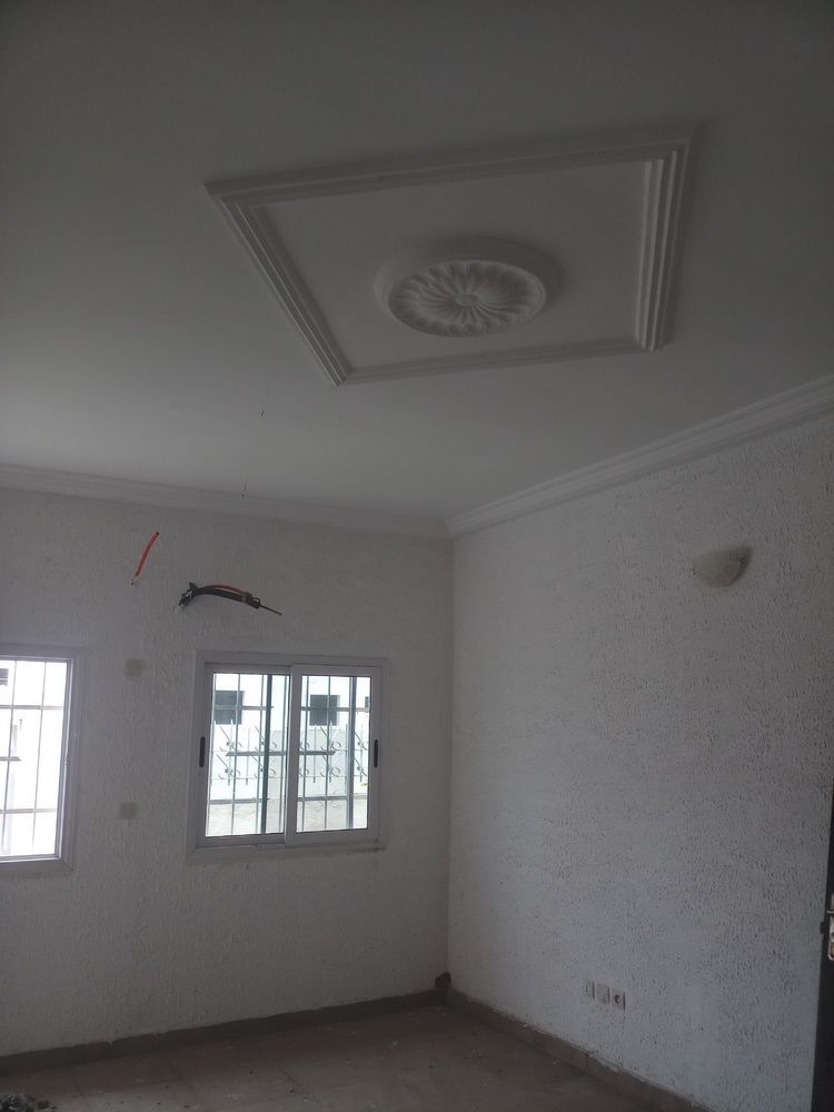 Villa À Louer De 4 Pièces À Bingerville