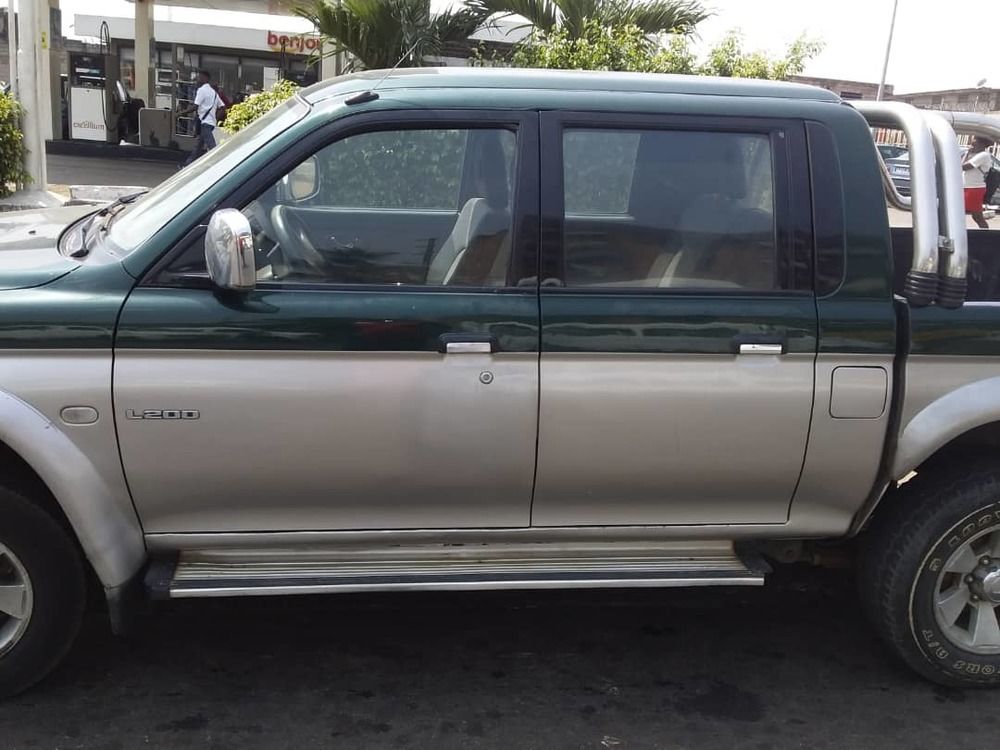 Mitsubishi L200 Année 2004