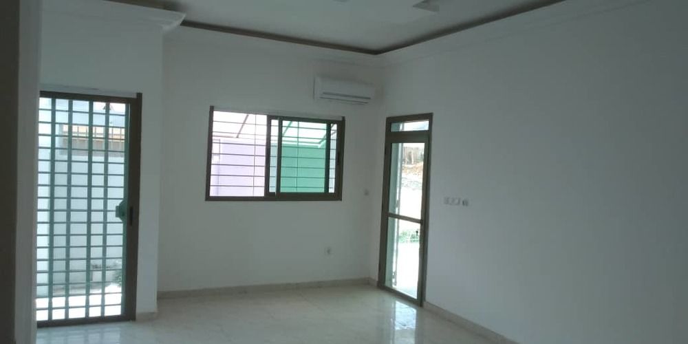 Belle Villa de 7 pièces de Haut standing (Cité Promogim Feh Kessé)