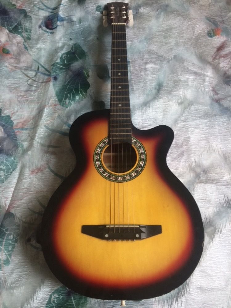 Guitare acoustique LUCKY STAR