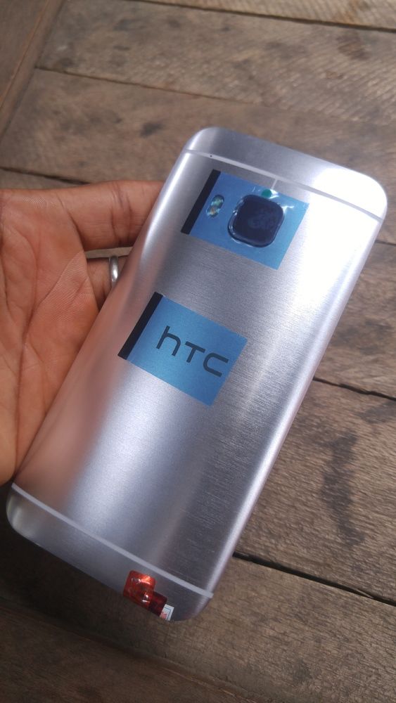 HTC One M9 32GB TOUT NEUF EN VENTE