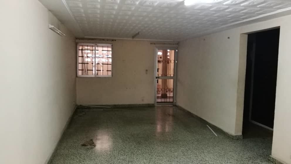 Duplex 6 Pièces Vide Dans Une Cité Plateau Dokui