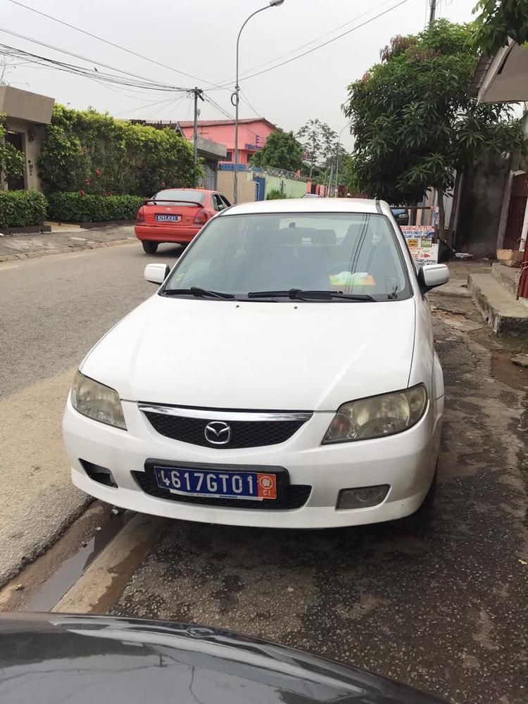 Mazda 323 2002