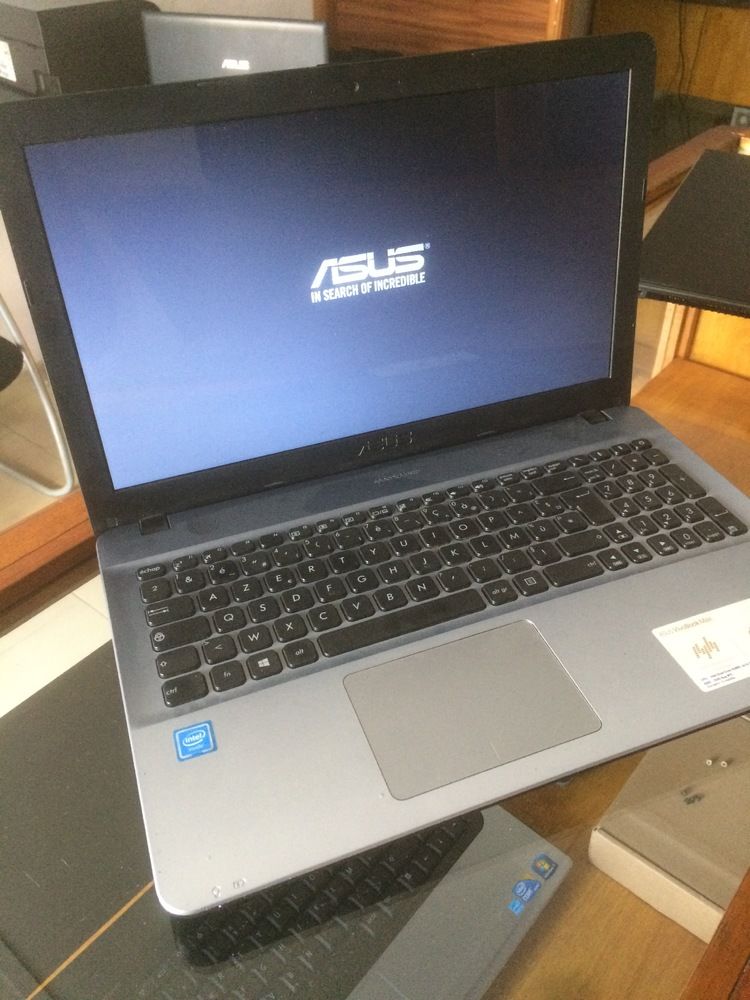 Ordinateur portable asus x541s dual core  notebook 500giga 4giga ram