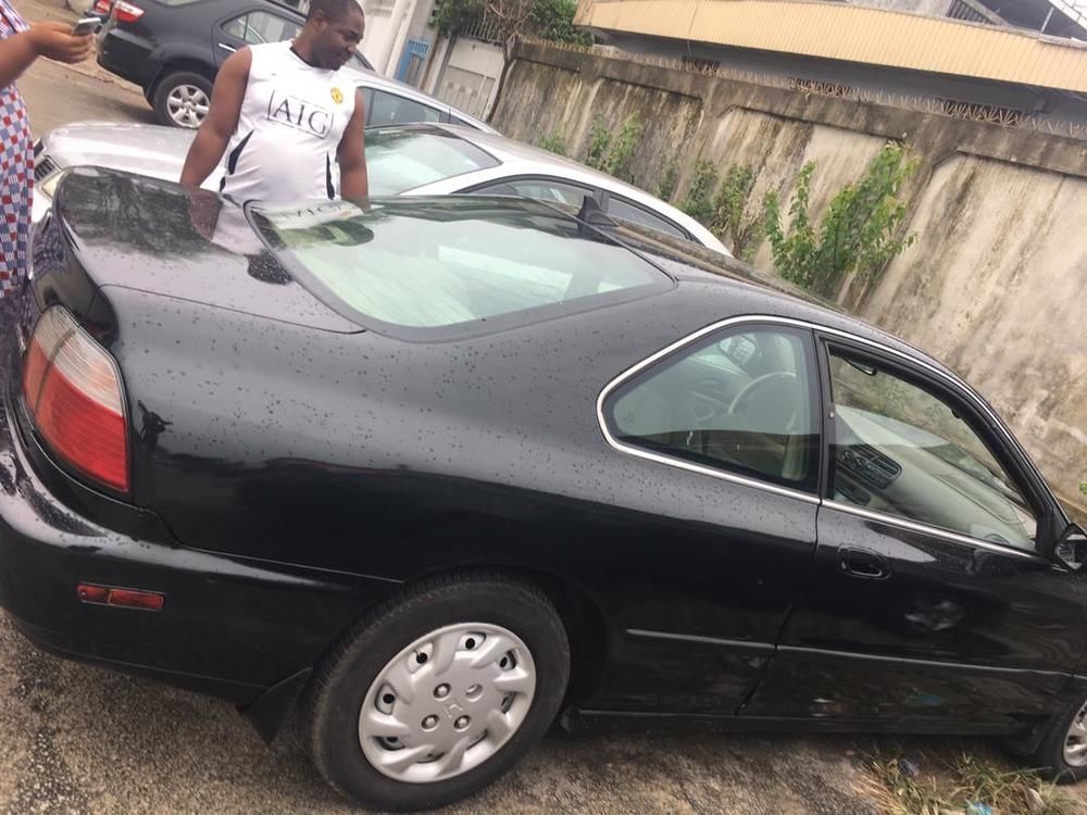 Honda accord coupe cs en très bon état prix negociablz