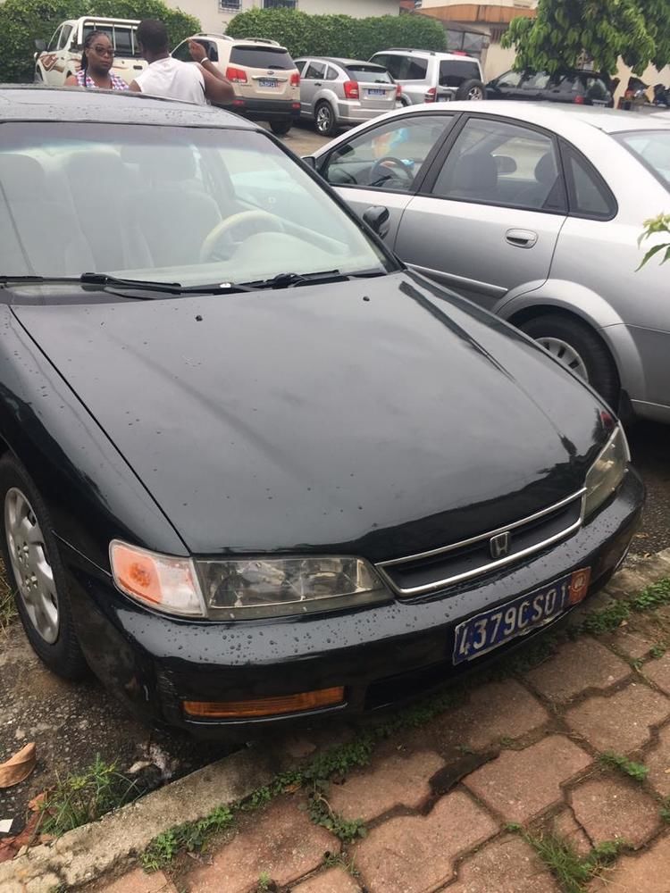 Honda accord coupe cs en très bon état prix negociablz