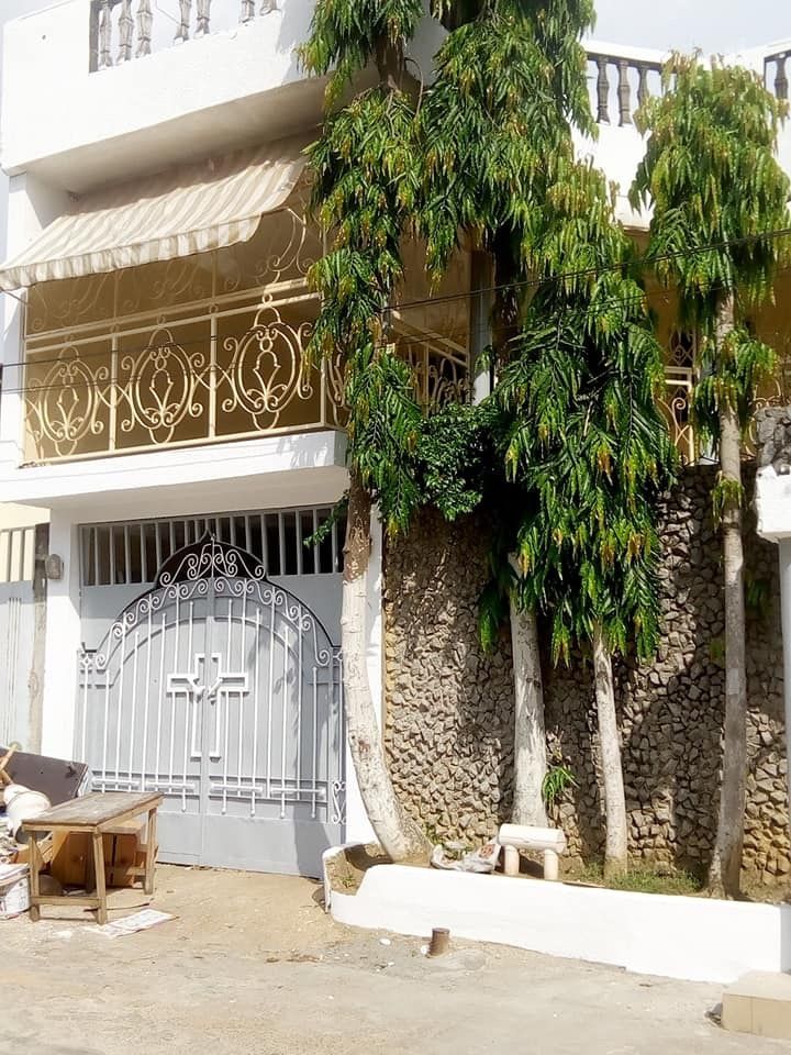 Location Villa Duplex 4 Pieces + 1dp+cour Bonoumin Abri 2000