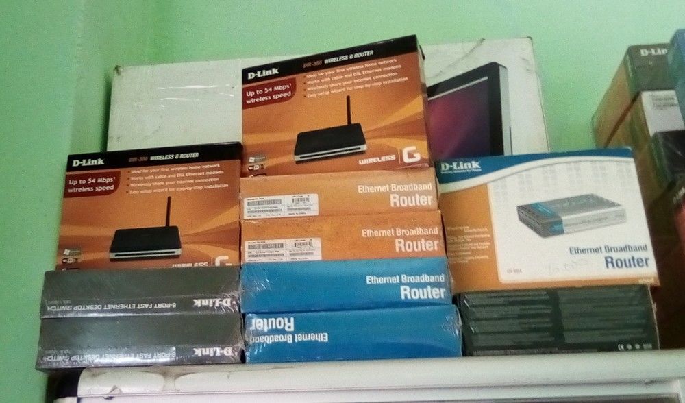 Routeur D-Link Di 604 et DIR 300 (Partage de connexion WIFI) Neuf.