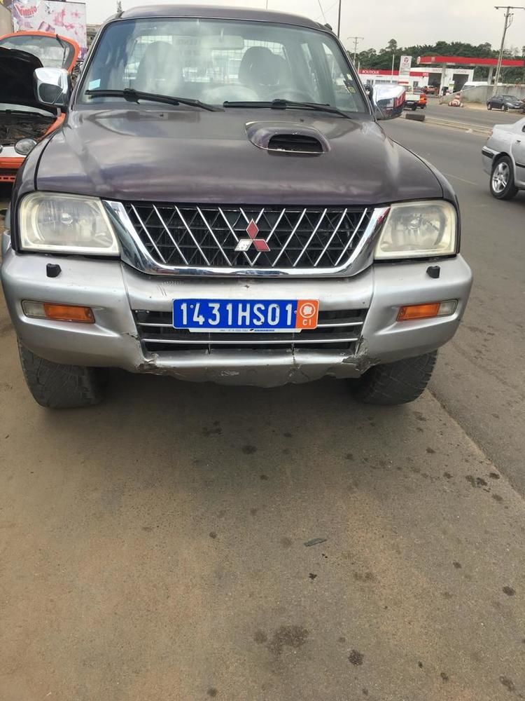 mitsubishi l200 hs en très bon état prix négociable