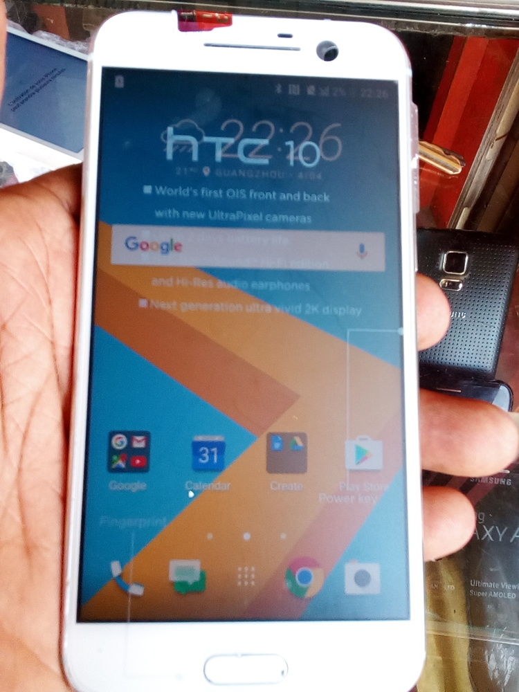 Htc one m10 32gb ram4 neuf