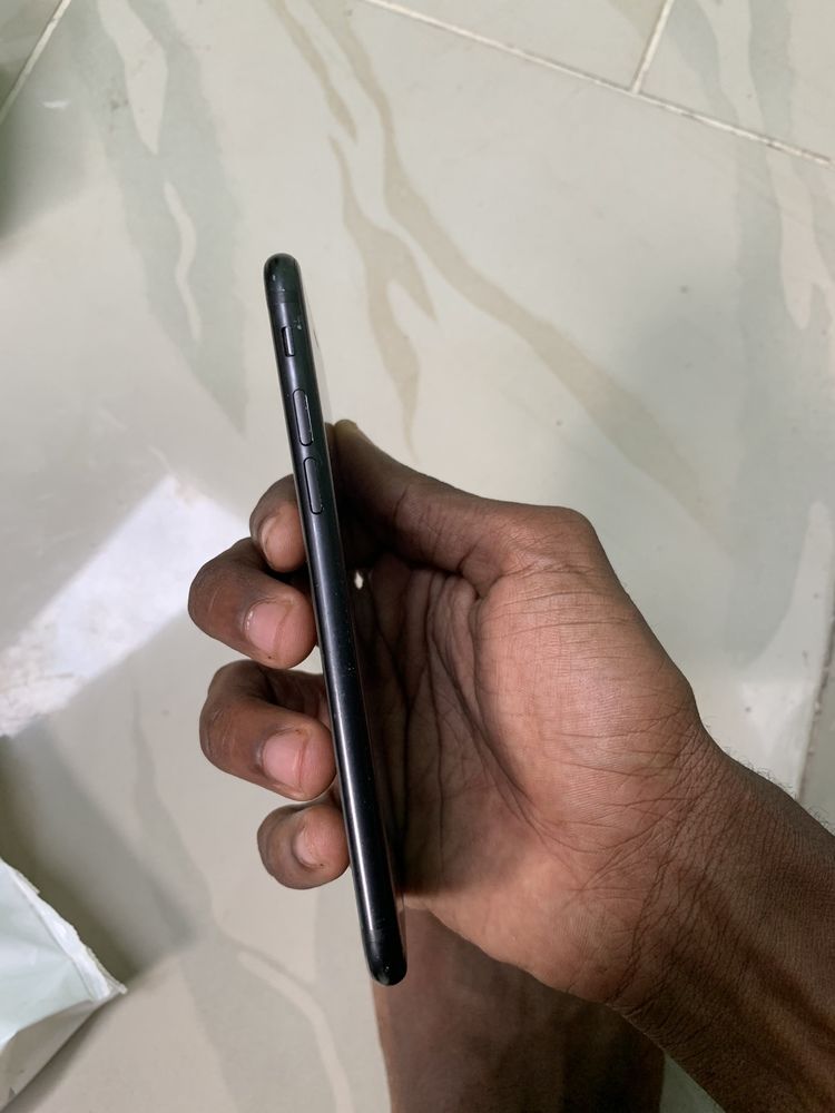 IPhone 7 Noir Mate - 128 Go