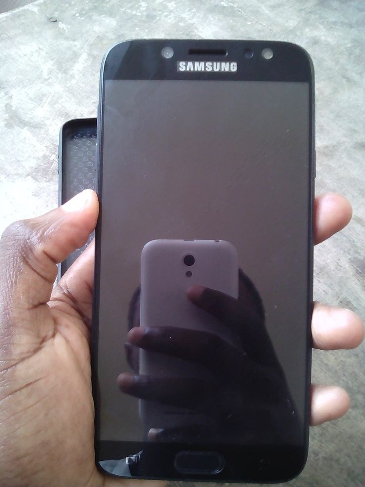 Samsung Galaxy J7 Pro (2017)