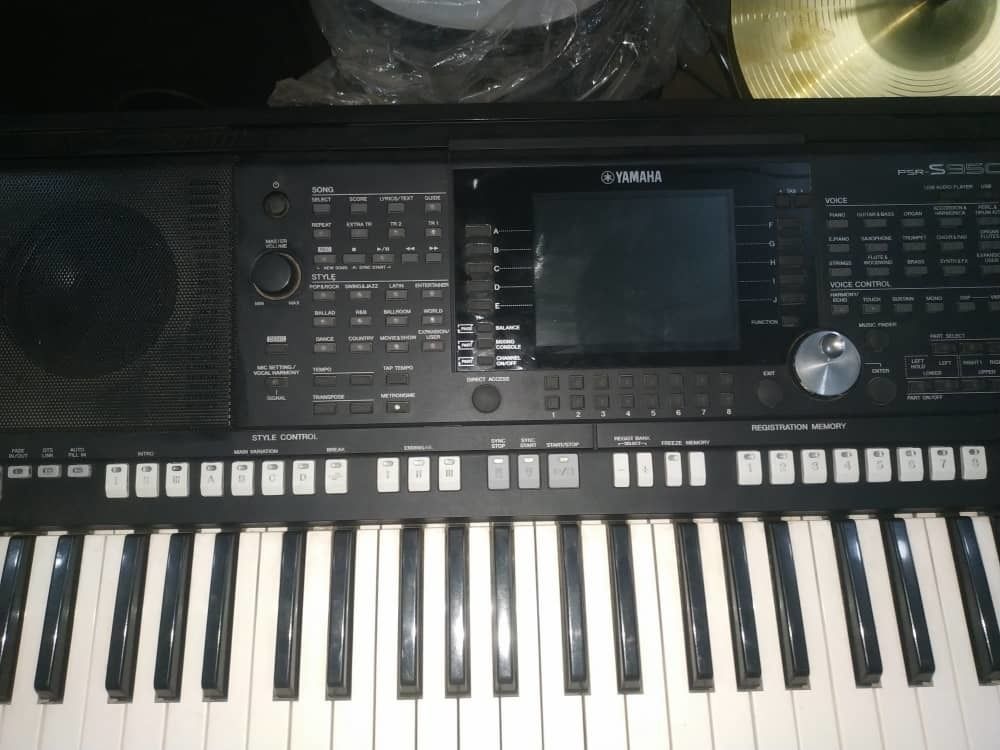 yamaha psr -S 950