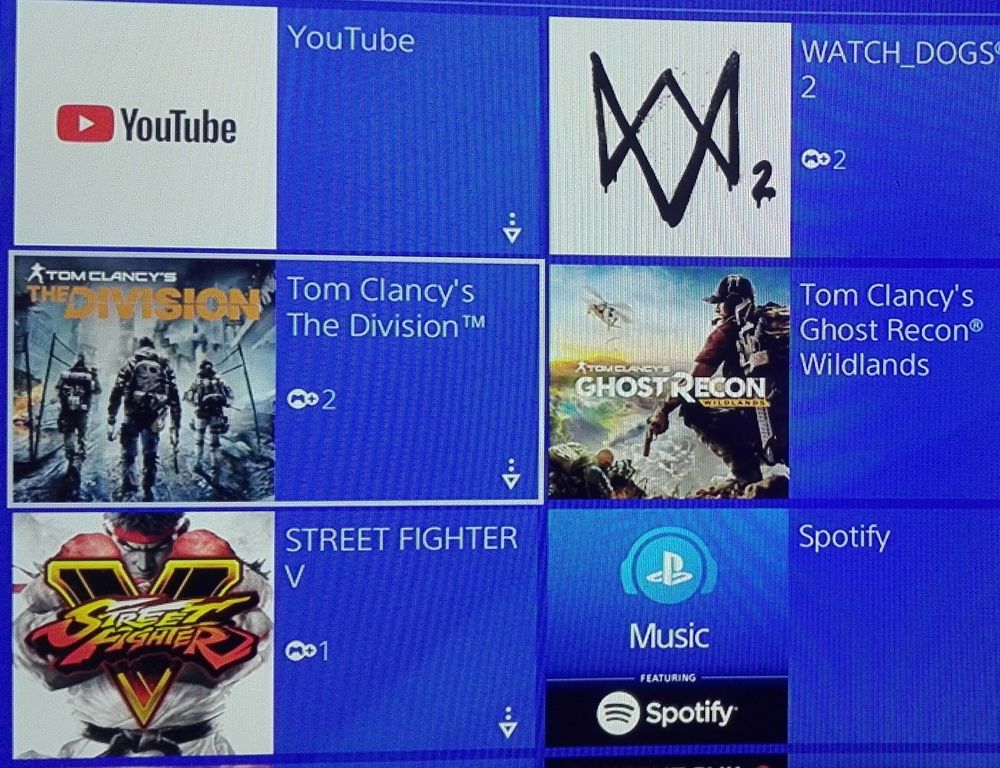 PS4 FAT 500g+1 manette + 7jeux