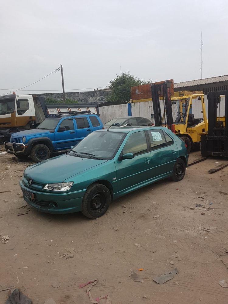 Peugeot 306 avec un nouveau moteur et une très faible consommation de carburant