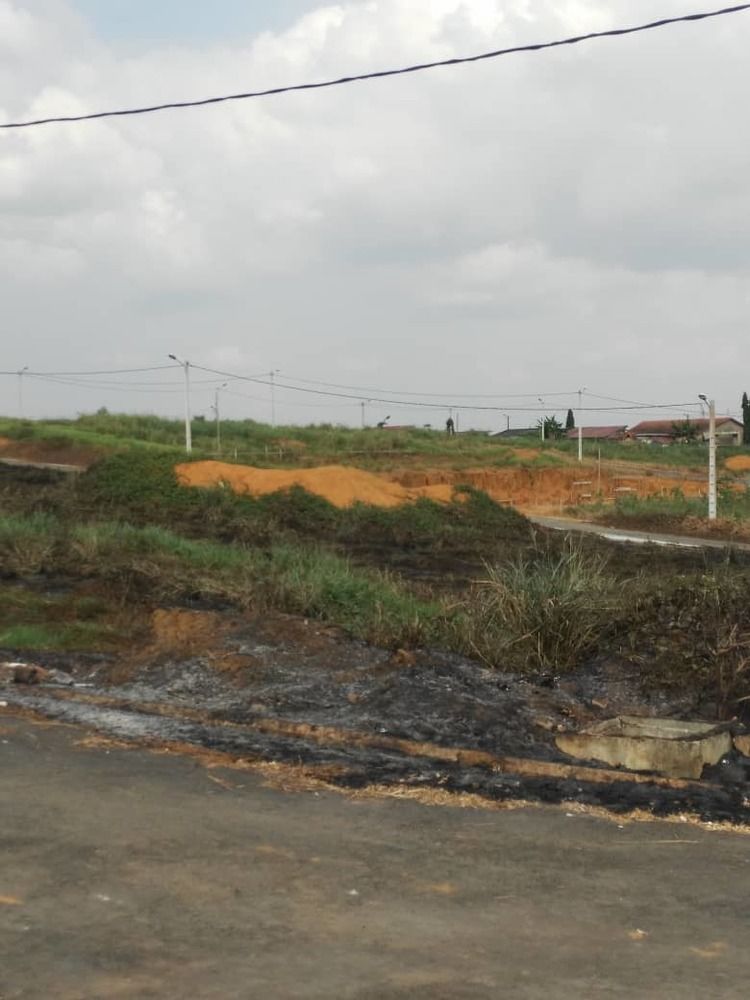 Terrain 540m² - Bingerville Dans La Zone De La Cité Performer