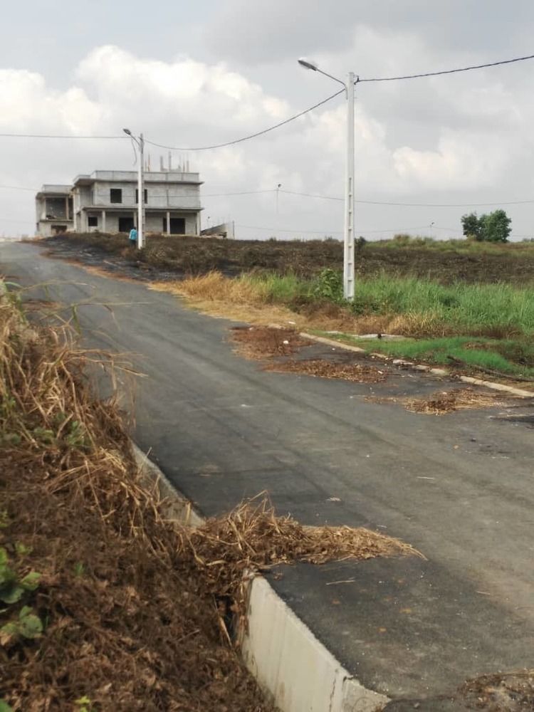 Terrain 540m² - Bingerville Dans La Zone De La Cité Performer