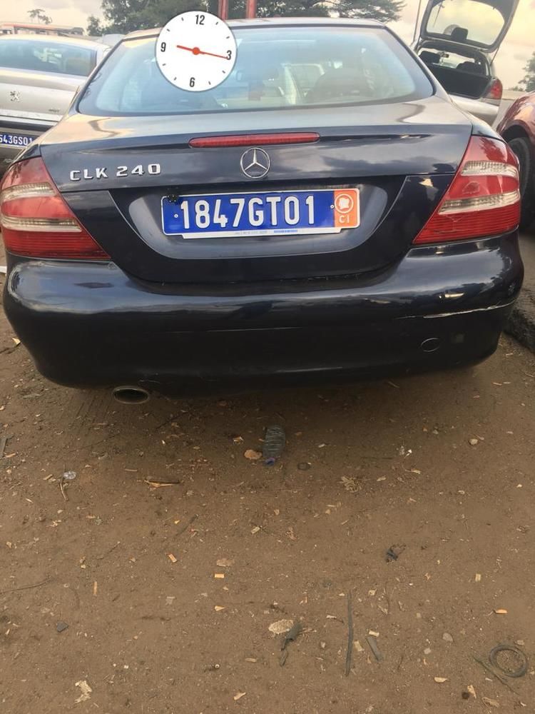 Mercedes CLK 240 en très bon état prix négociable