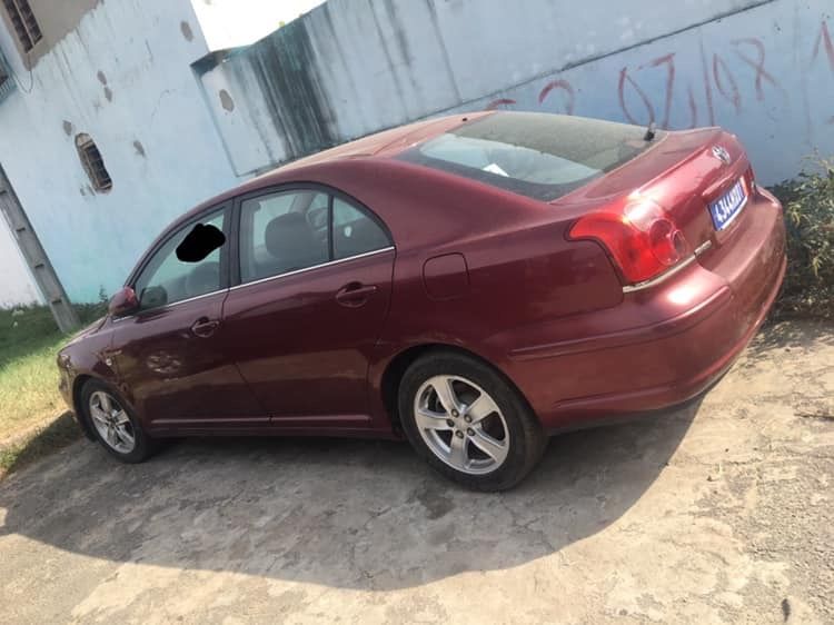 TOYOTA AVENSIS 2005 MANUELLE