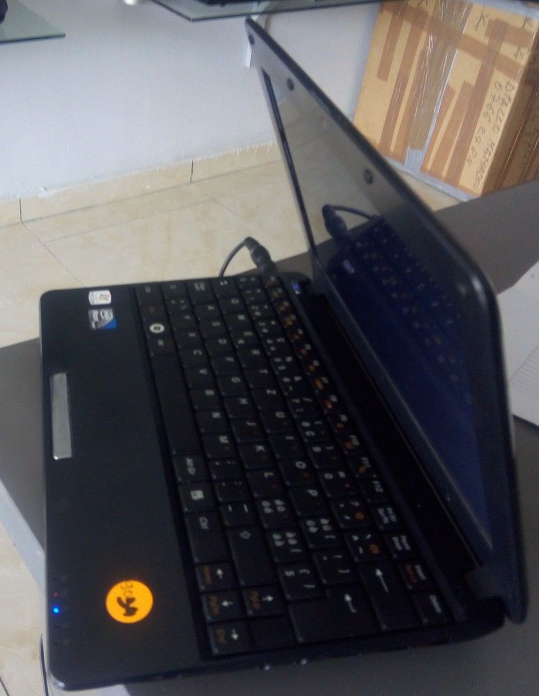 ATOM CHILI GREEN 2Go RAM TRES PROPRE