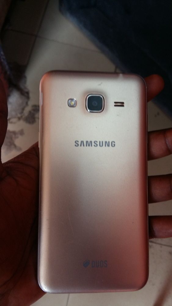 Samsung Galaxy J3 ( 2016)