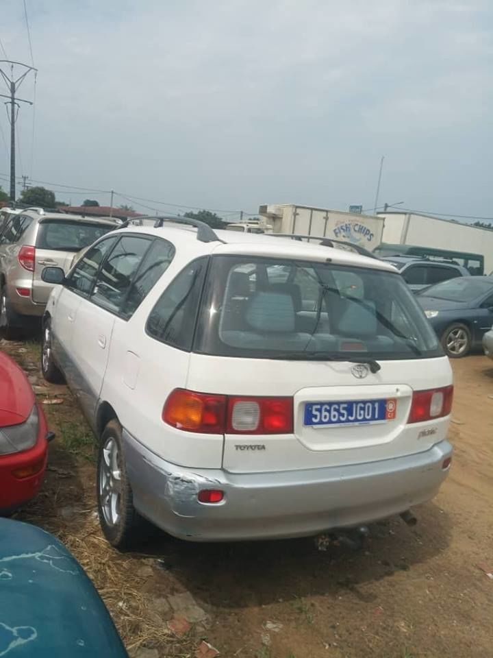 TOYOTA Pic nic super propre prix negociable