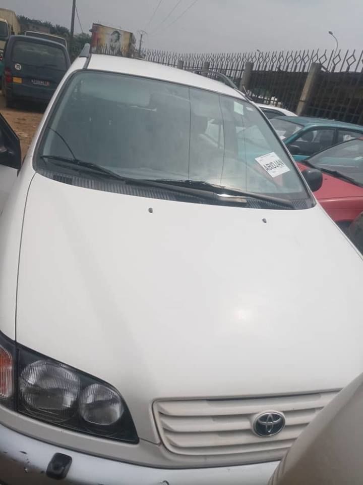 TOYOTA Pic nic super propre prix negociable