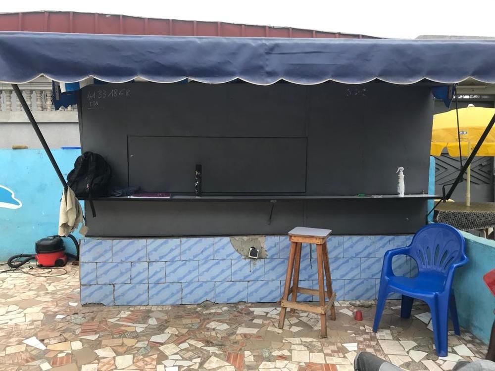 Kiosque À Louer À Angre